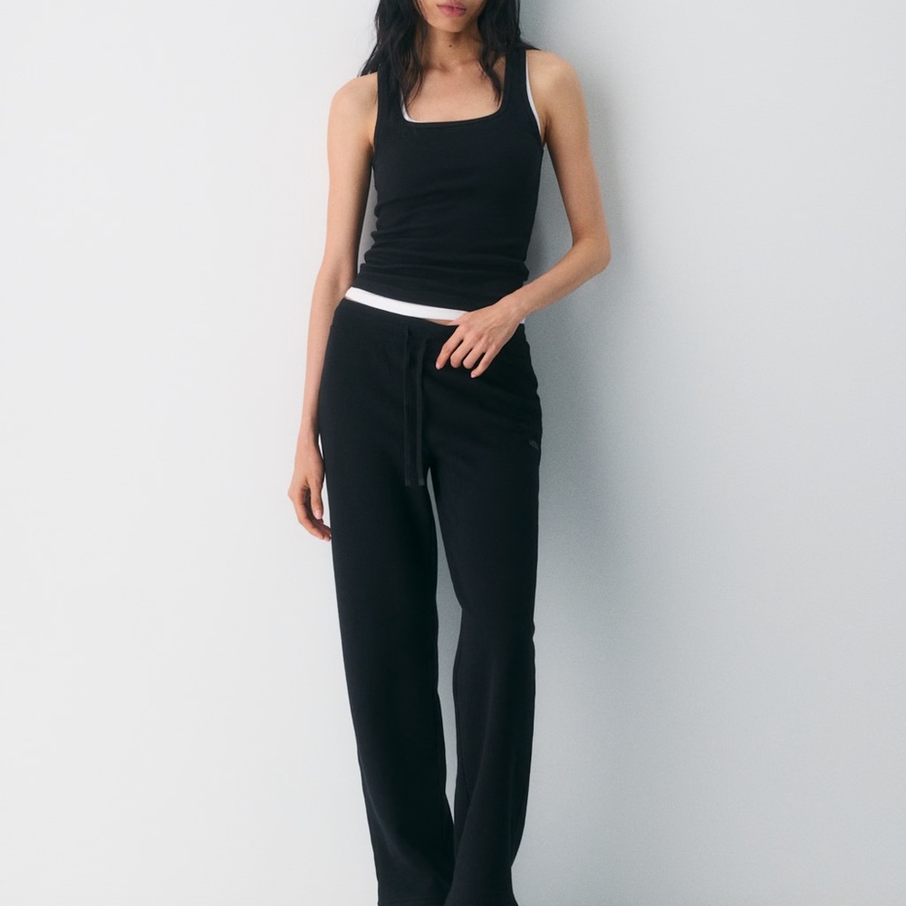 NWT Aritzia Cozy Fleece Perfect Banded Wide Sweatpant